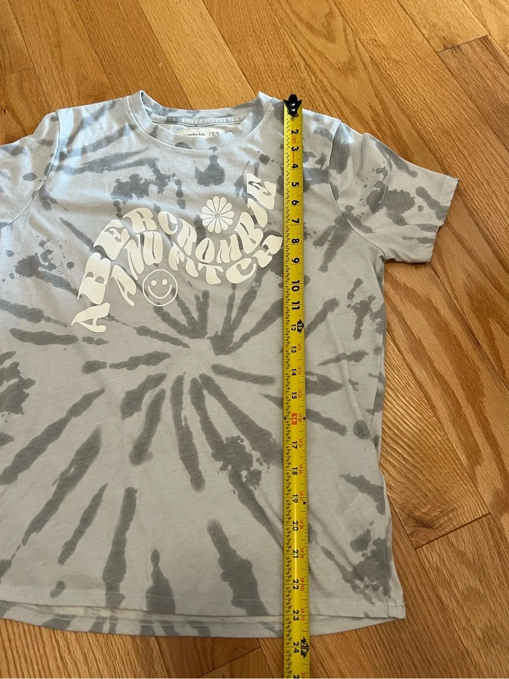abercrombie kids light gray tie-dye crew tee